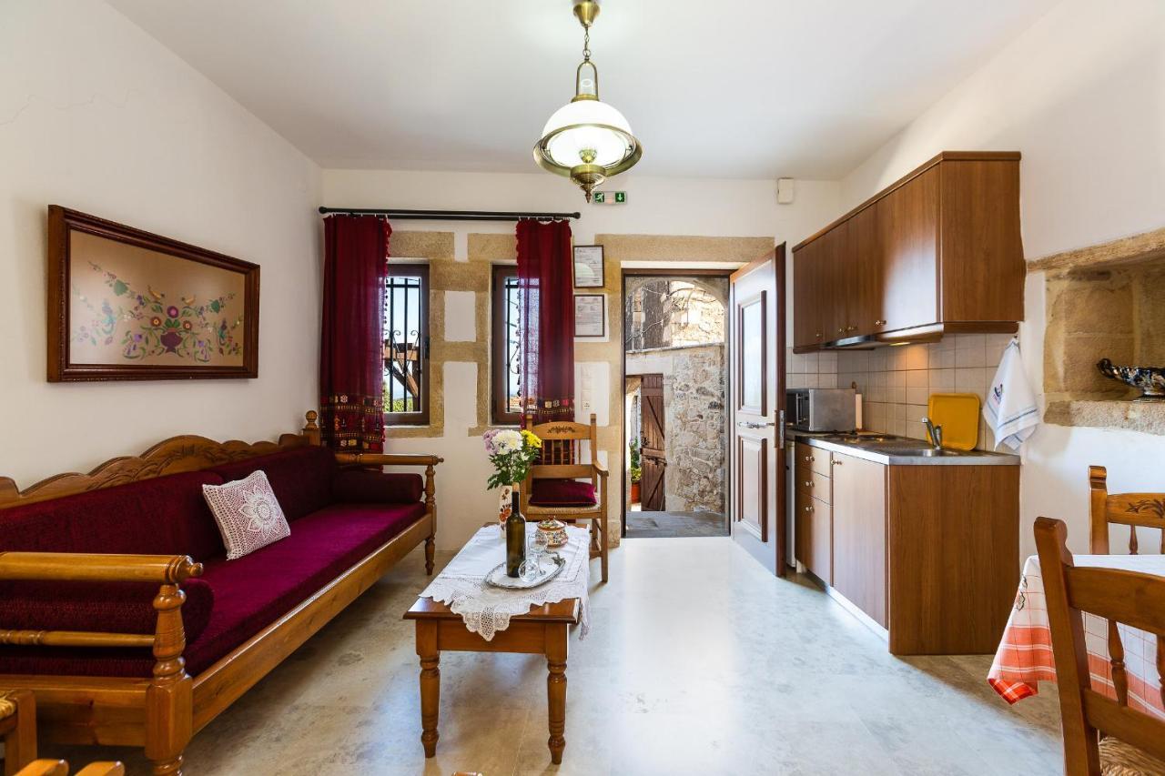 Enastron Guest House Rethymno  Bagian luar foto