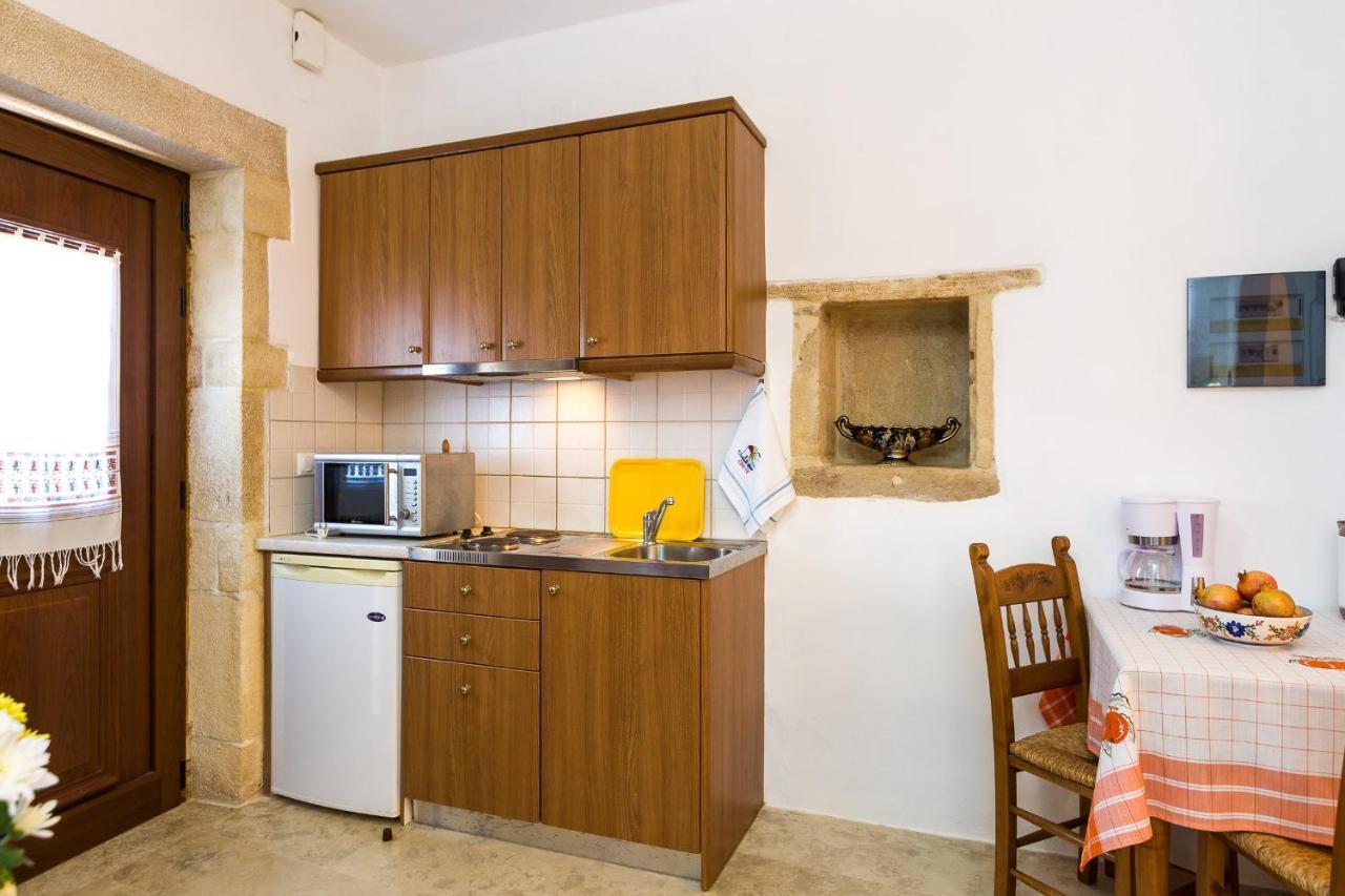 Enastron Guest House Rethymno  Bagian luar foto