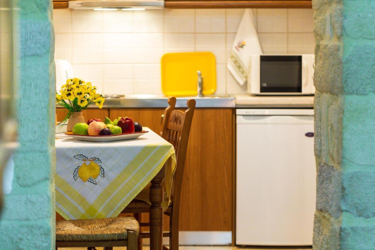 Enastron Guest House Rethymno  Bagian luar foto