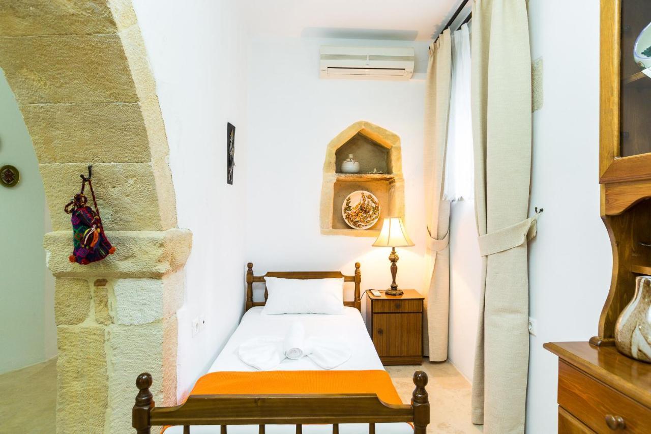 Enastron Guest House Rethymno  Bagian luar foto