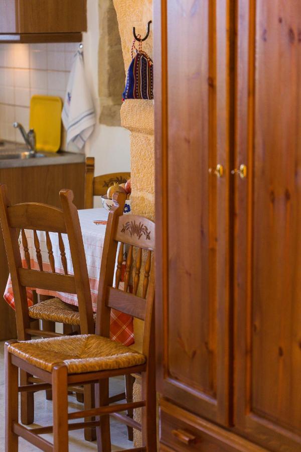 Enastron Guest House Rethymno  Bagian luar foto