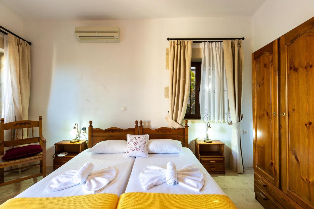 Enastron Guest House Rethymno  Bagian luar foto