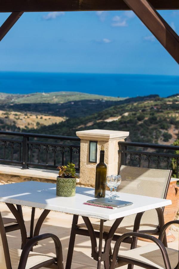 Enastron Guest House Rethymno  Bagian luar foto