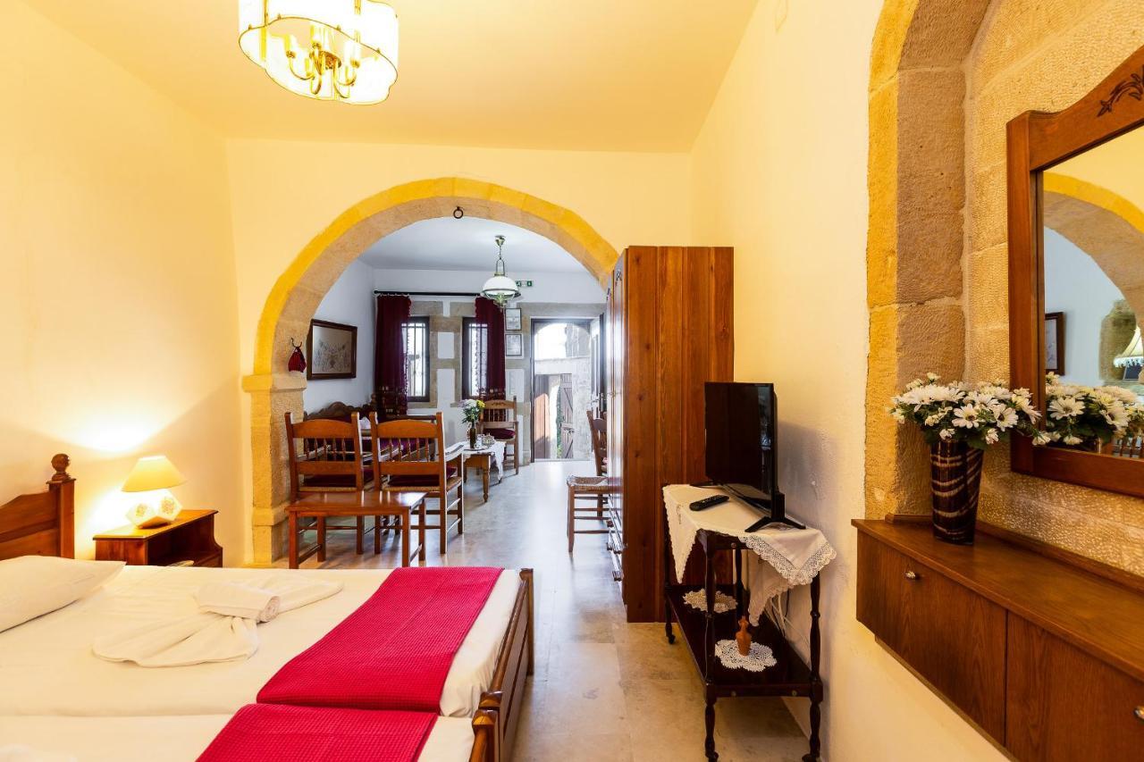 Enastron Guest House Rethymno  Bagian luar foto