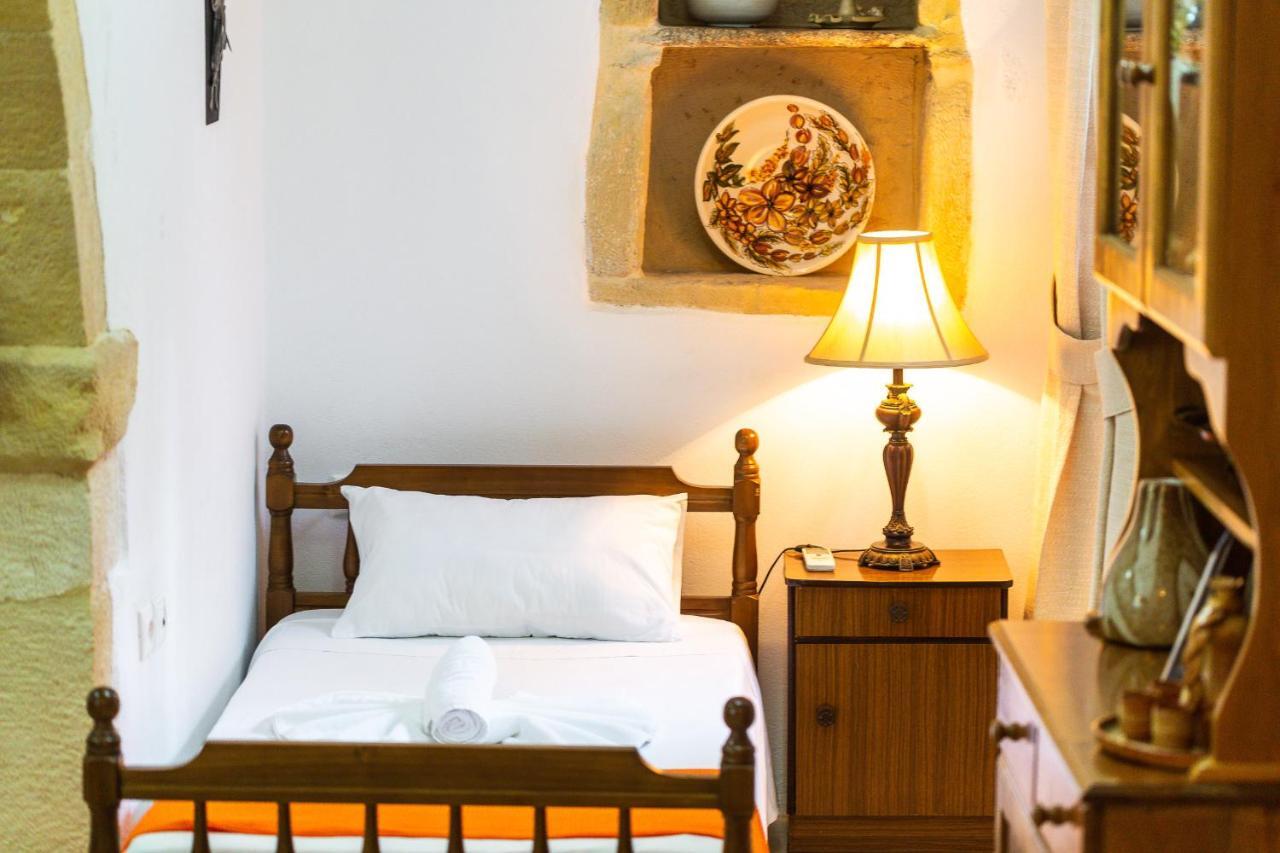 Enastron Guest House Rethymno  Bagian luar foto