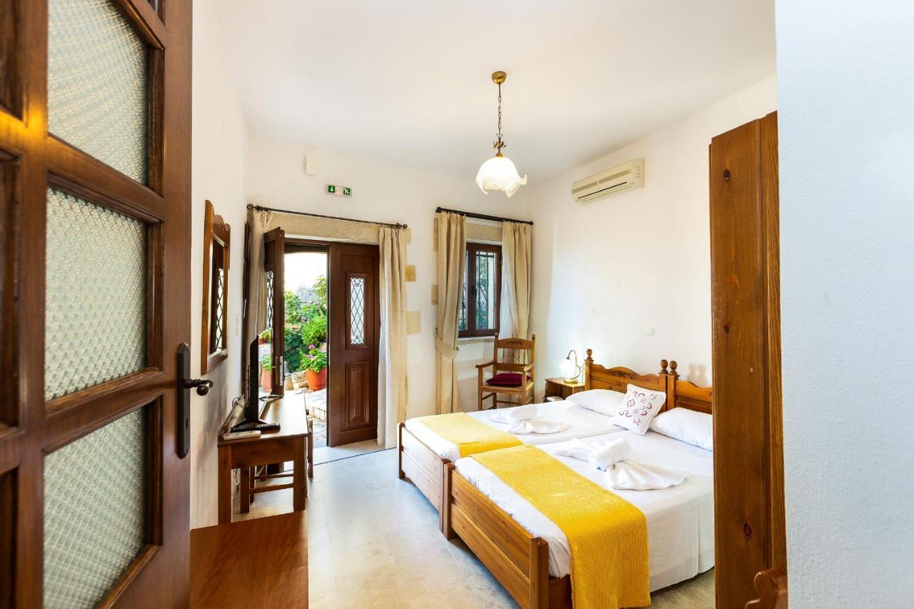 Enastron Guest House Rethymno  Bagian luar foto